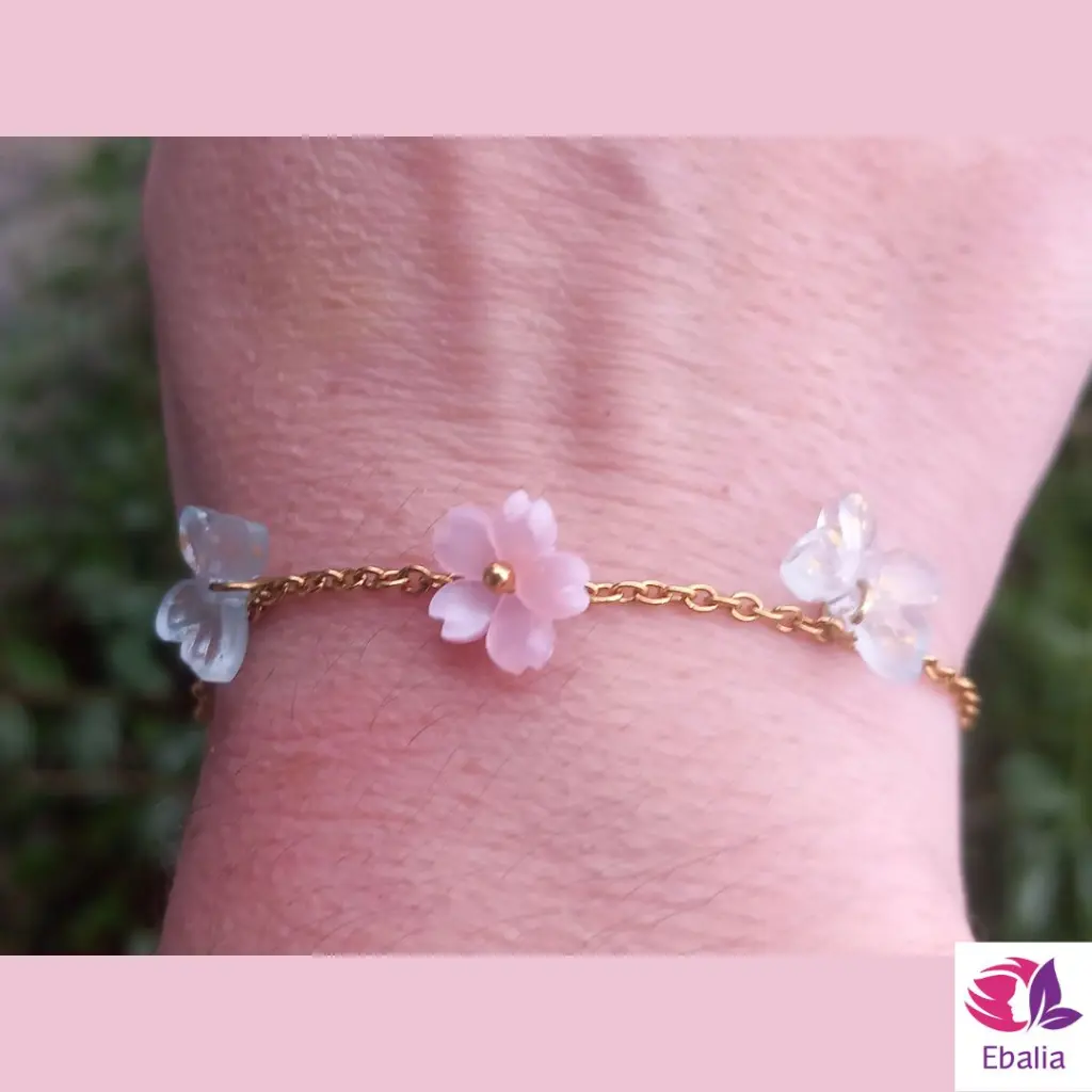 Braceelet_papillion-cerisier4.webp