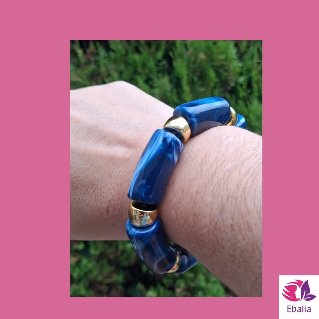 Bracelet Pop Vinrage tube bleu porté.webp