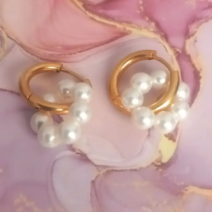 Boucles d'oreilles créoles Perles nacrées - couleurs au  choix