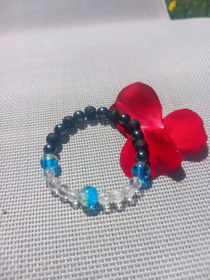 Bracelet Luciole bleu - Perles En Verre Hotaru  d'Okinawa - Cristal de roche - hématite - pierre de lave