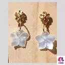 Boucles d'oreilles fleur de nacre
