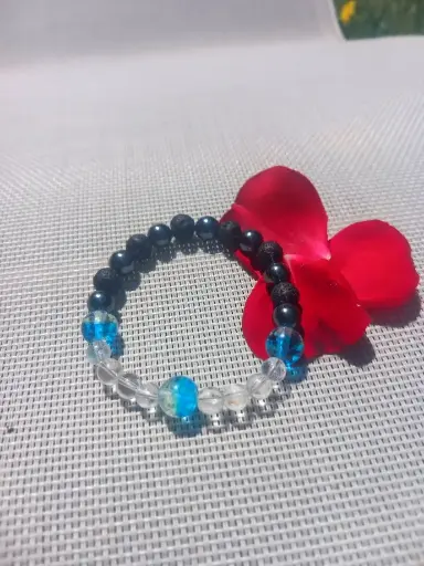 Bracelet Luciole bleu - Perles En Verre Hotaru  d'Okinawa - Cristal de roche - hématite - pierre de lave