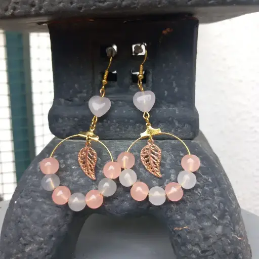 Boucles d'oreilles créoles Romantiques - Cœur Quartz rose - Feuille