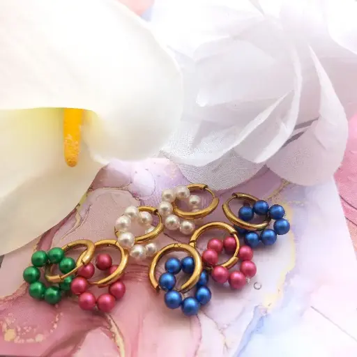 Boucles d'oreilles créoles Perles nacrées - couleurs au  choix